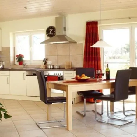 Haus An Der Pferdekoppel C Eingezaeunt 130m Fehmarn